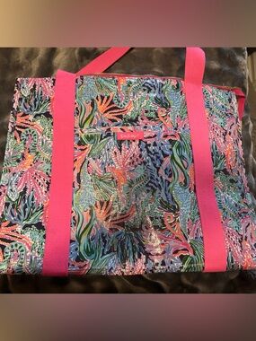 Lilly Pulitzer Multicolor Tropical Print Cooler Tote with Hot Pink Straps
